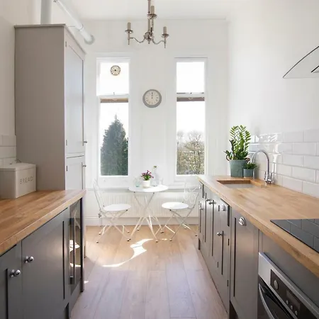 Clifton Suspension Bridge Luxury Apt With Parking And Balcony Apartment *